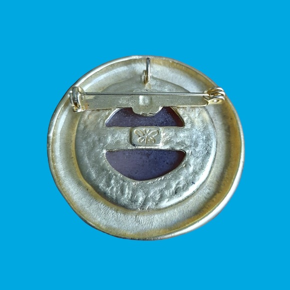 Vintage gold brooch pin - Picture 2 of 2